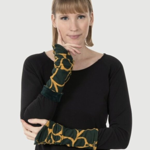 Chapati Berlin, Organic Cotton Velvet Fingerless Gloves, Reversible, Women OS - Picture 8 of 9